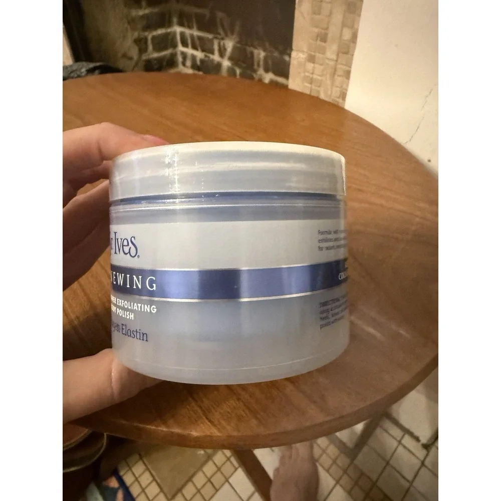 St. Ives Renewing Collagen Elastin In-Shower Exfoliating Body Polish HTF